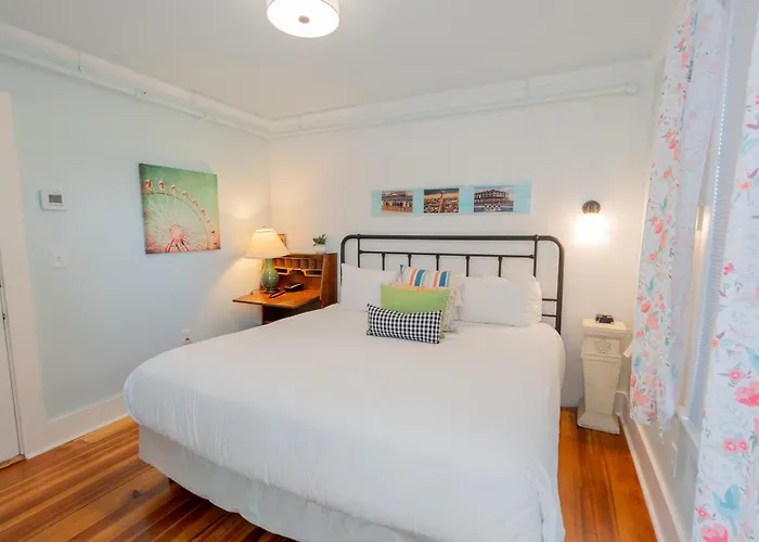 Ocean House Boutique Hotel & Motel
