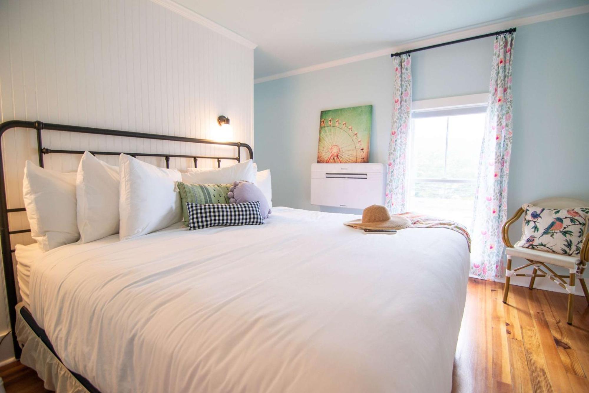Ocean House Boutique & Hotel 2*