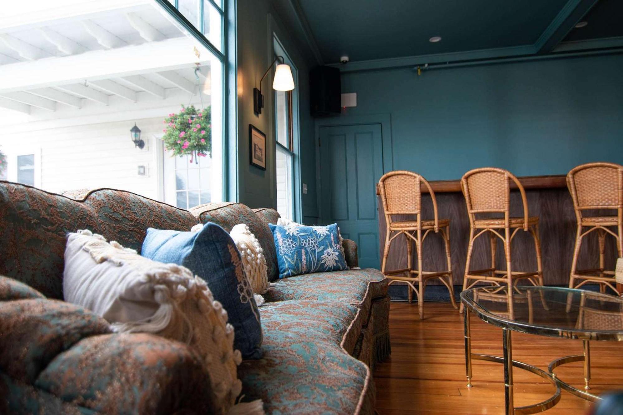 Ocean House Boutique & Hotel 2*
