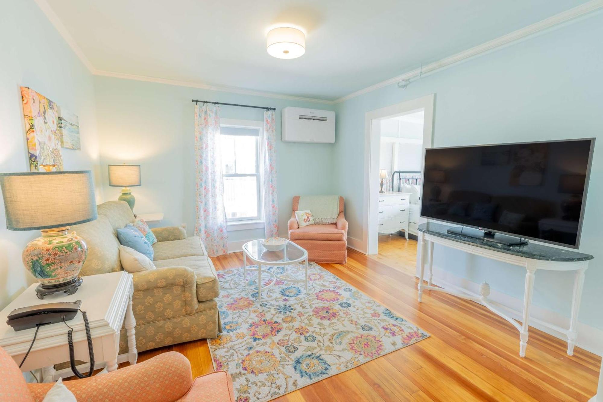 Ocean House Boutique & 2*
